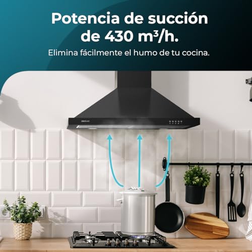 Campana extractora Cecotec mostrando su potencia de succión de 430 m3/h eliminando el humo de la cocina