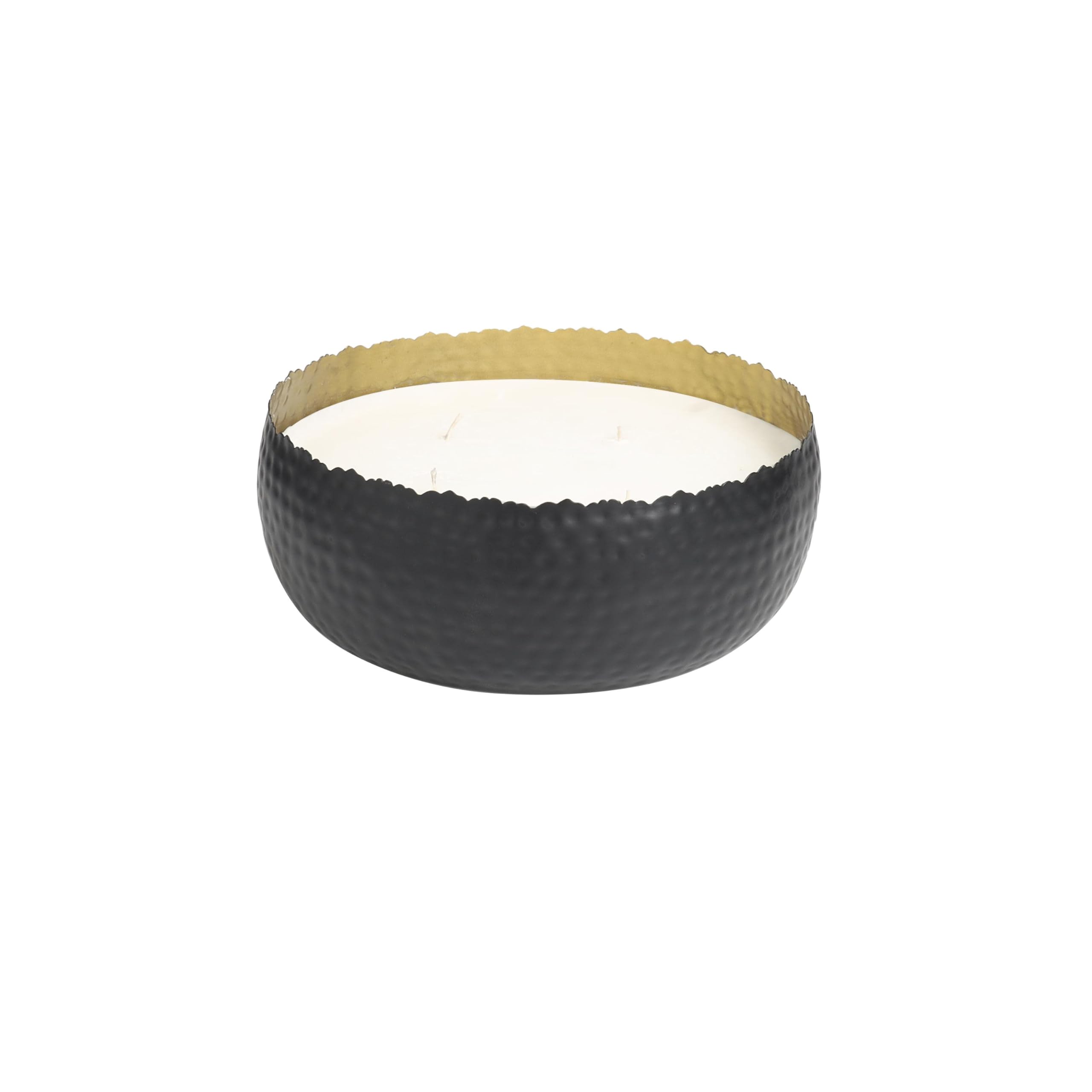 CosmoLiving by Cosmopolitan - Vela de metal con aroma a fogata ancha martillada de 90 onzas, 4 mechas con cera blanca, 10 x 10 x 4 pulgadas, color negro