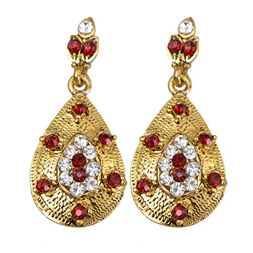 Elegant Pendant Set with Necklace and Earrings