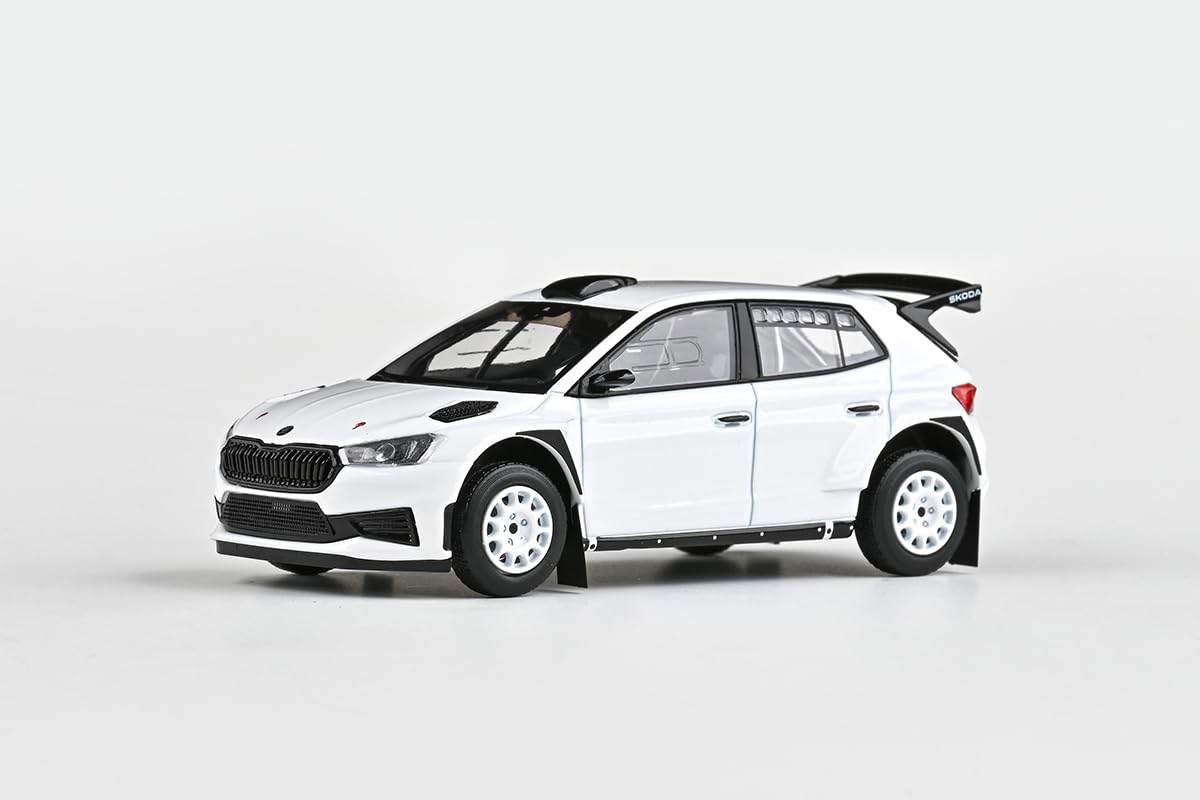 Skoda Fabia IV RS Rally2 (2022) 1:43 Diecast - Coche de metal modelo de coleccionista detallado y coche de juguete para niños y adultos, vehículo en miniatura como regalo – Blanco