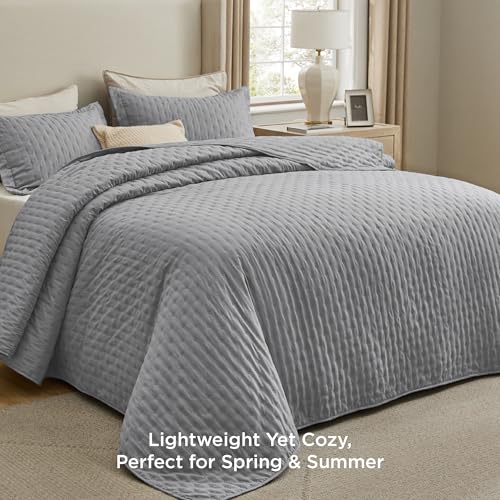 Image of Bedsure King Quilt - Grey Bedspread King Size & Lightweight Comforter, Modern Coverlet with Clover Pattern, Ultra Soft All-Season Bedding, 106 x 96 Inches