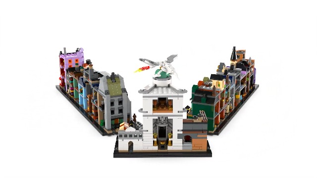Amazon.com: LEGO Harry Potter Diagon Alley Wizarding Shops