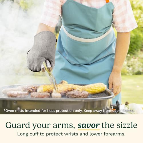 Image of Cuisinart Heritage Kitchen Oven Mitts, Heat-Resistant, 2-Pack, 7 inchx13 inch