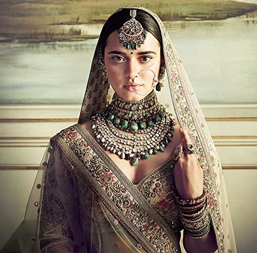 Vama Fashions Crystal Forehead Tilki Sticker kumkum Multicolour Stone Bindi Book Small Size for Girls & Ladies (Small Stone Bindi Book 372 bindis) - Image 2