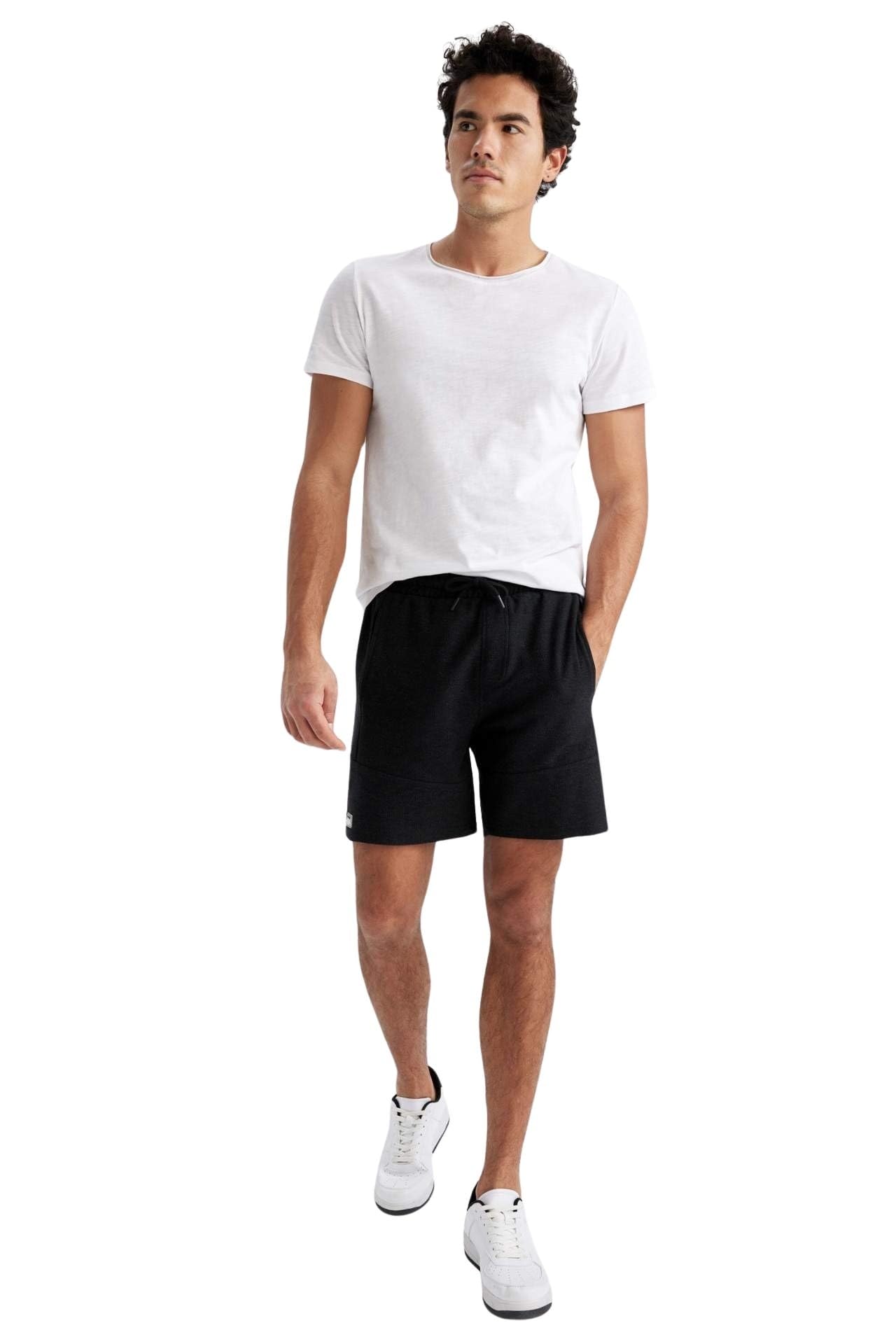 Erkek Slim Fit Cep Detaylı Geri Dönüşümlü Şort