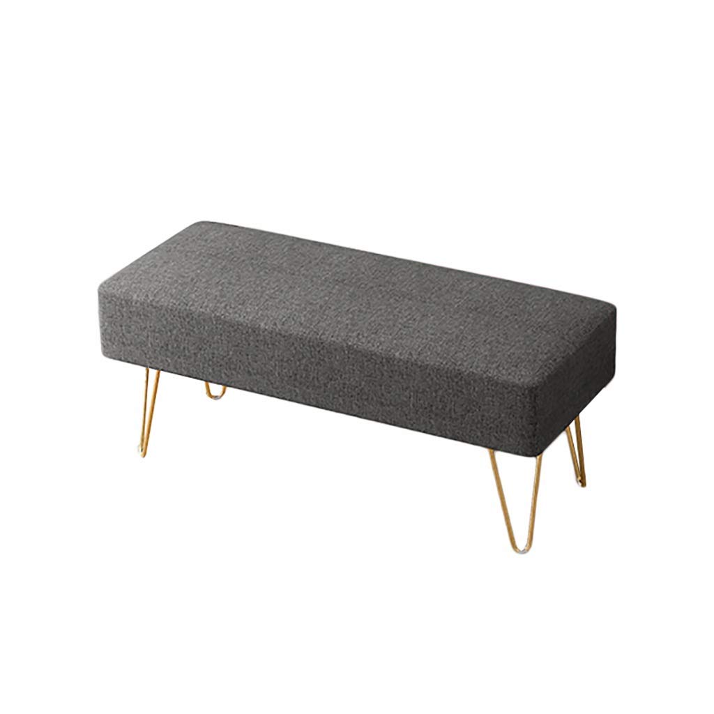 Magasin de vêtements et intérieur chic : le long tabouret haut de gamme