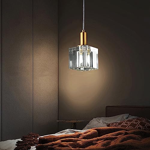 Suspension carrée en cuivre résout le manque de lumière au salon