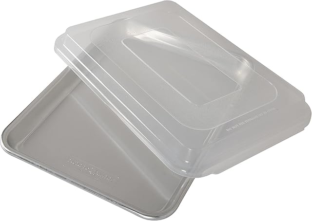 Nordic Ware 4530 Naturals Baker's Quarter Sheet with Lid Aluminium Tray, Premium Bakeware to Bake and Reheat Small Meals, Made in The USA, Silver,L 11.4" x W 8" x H: 1"