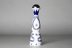 Botellas De Tequila De Mexico Reposado