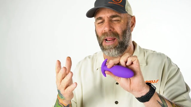 Tantus Ryder Silicone Butt Plug Onyx Intermediate Anal Plug Comfortable  Between the Cheeks Anchor Base Body Safe Premium Silicone Adult Toy 4 Inch  Length Gentle Stretch : Health & Household - Amazon.com