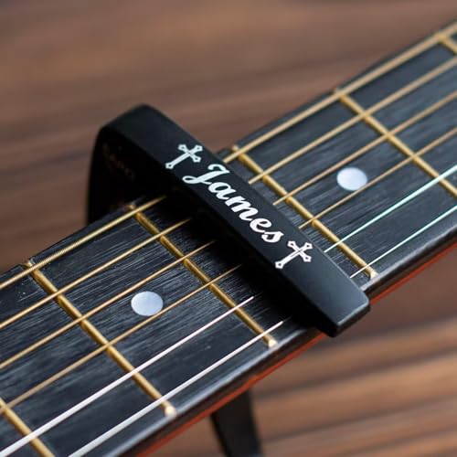 Chitarra personalizzata capotasto con Picks, un capotasto per chitarra personalizzato per chitarre acustiche ed elettriche. Carbo intagliato unico per musicisti(nero)