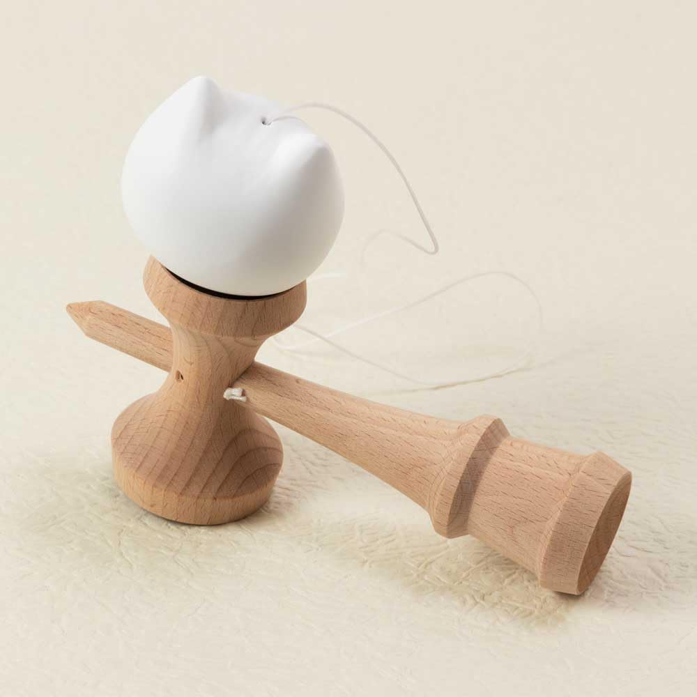 Amazon | ねこけん 猫のけん玉 ねこグッズ 置物・インテリア 木製玩具