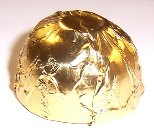 Miniatura 3 de Scott's Cakes Caramelos de relleno de crema de arce de chocolate oscuro con láminas doradas en una caja de invierno de 1 libra