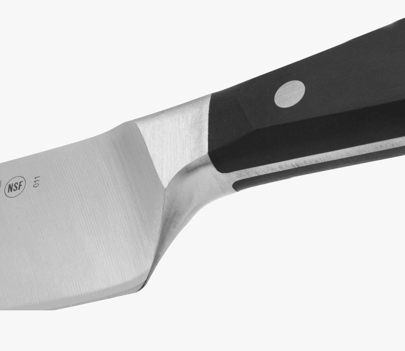 Arcos Coltello Santoku Forgiato in Acciaio Inossidabile – Coltello da Cucina Affilato Giapponese per Pesce, Carne e Verdure – Manico Ergonomico in Poliossimetilene, Lama da 190 mm – Nero, Manhattan