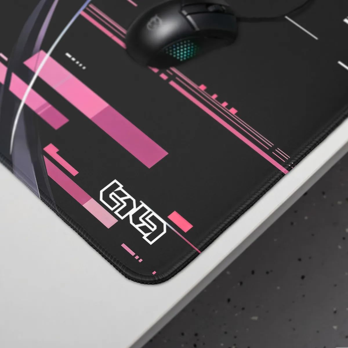 Tilt Tappetino Mouse XXL 90x40 cm | Antiscivolo Sottomano Scrivania | Impermeabile Tappetino Mouse Gaming | Accessori Scrivania Ufficio e PC | Tappetino Scrivania Grande (Glitched Yuki)