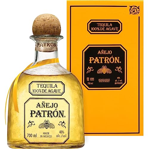 Tequila premium PATRÓN Añejo, 40 % d’alc., 70 cl / 700 ml, produite avec les meilleurs agaves bleus Weber, vieillie pendant plus d’un an en fûts de chêne, idéale pour un Old Fashioned, avec coffret cadeau