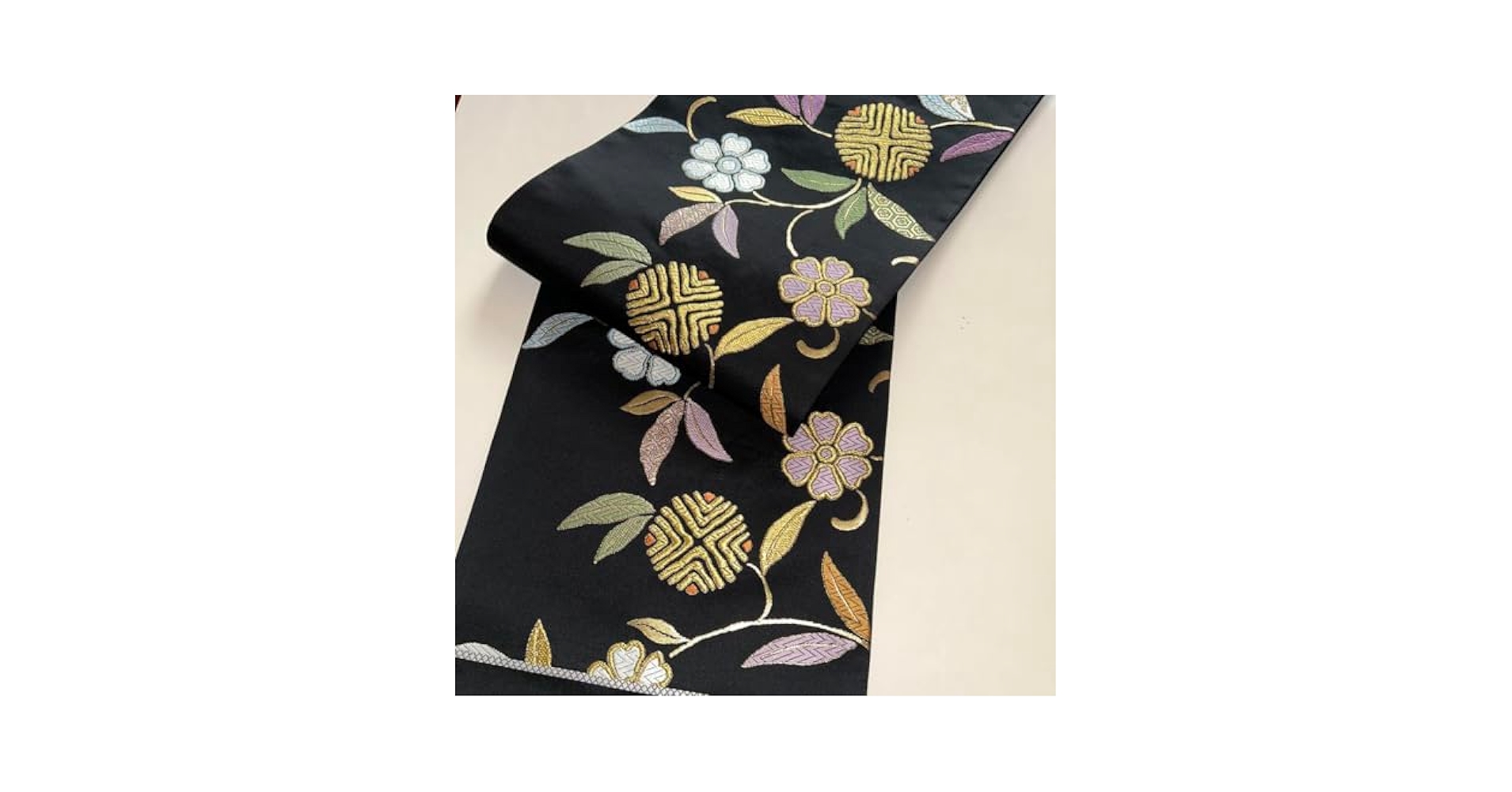 西陣織袋帯未仕立（株）大光　 黒地秀麗花宴文　正絹　新品 芯入仕立代込 Amazon.co.jp: 西陣織袋帯未仕立（株）大 黒地秀麗花宴文 正絹