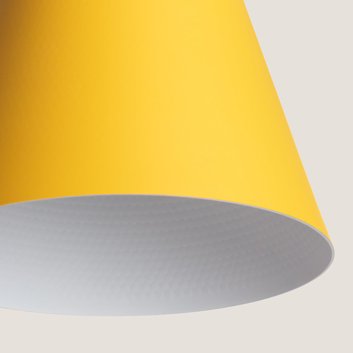 LEDKIA LIGHTING - Lampada a Sospensione Lennon in Alluminio | Design Vintage Conico | Compatibile con Lampadina LED E27 | Cavo Regolabile | Uso Interno, Giallo