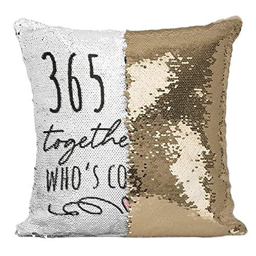 Coussin sequin doré célébration de mariage et complicité amoureuse - 2