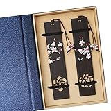 Material und Größe: Schwarzes Sandelholz, glatt, hohe Korrosionsbeständigkeit; sehr stabil, nicht leicht zu verziehen und zu verformen ， Das Holz hat eine hohe Dichte, feine Textur und einen hohen Sammelwert ， Lesezeichen Größe 14,5 cm * 3 cm * 0,2 cm ， Geschenkbox Größe 18 cm * 12 cm * 2 cm.