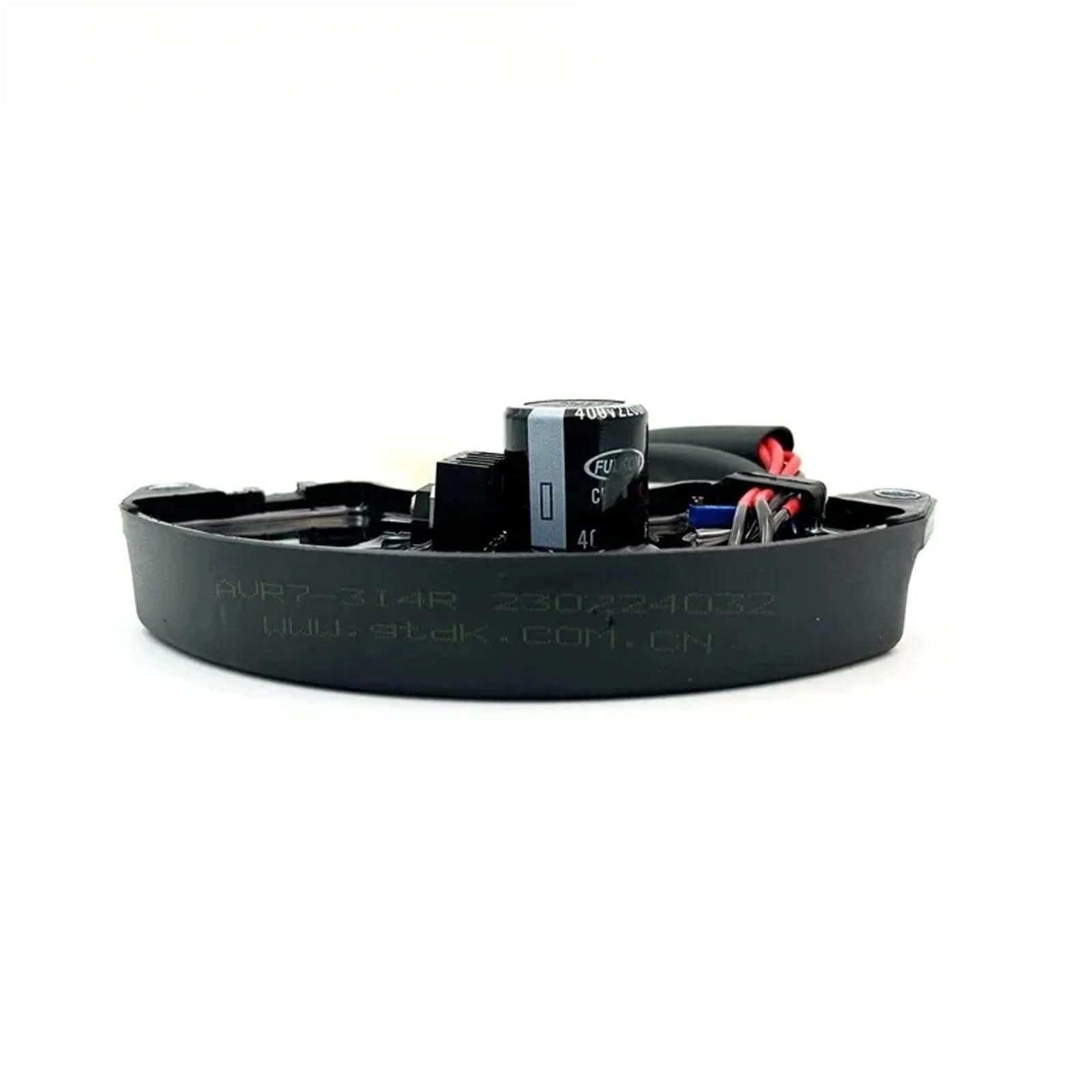 1 sztuka generatora benzynowego 7 kW z automatycznym regulatorem napięcia i stabilizatorem (AVR) AVR7-3I4R, trójfazowy, 8-żyłowy, 400 V/220 µF, akcesoria