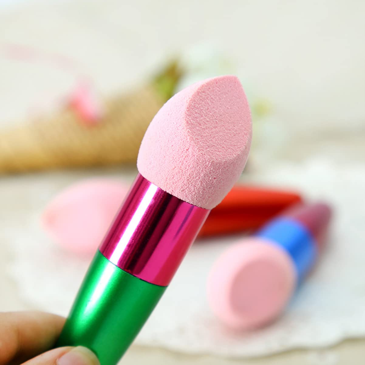 Didiseaon 3Pcs Cosmetic Sponge Brush Wet Dry Foundation Egg Puff for Makeup Application Random Colors Red Rosy Green for Professionals DIY Users
