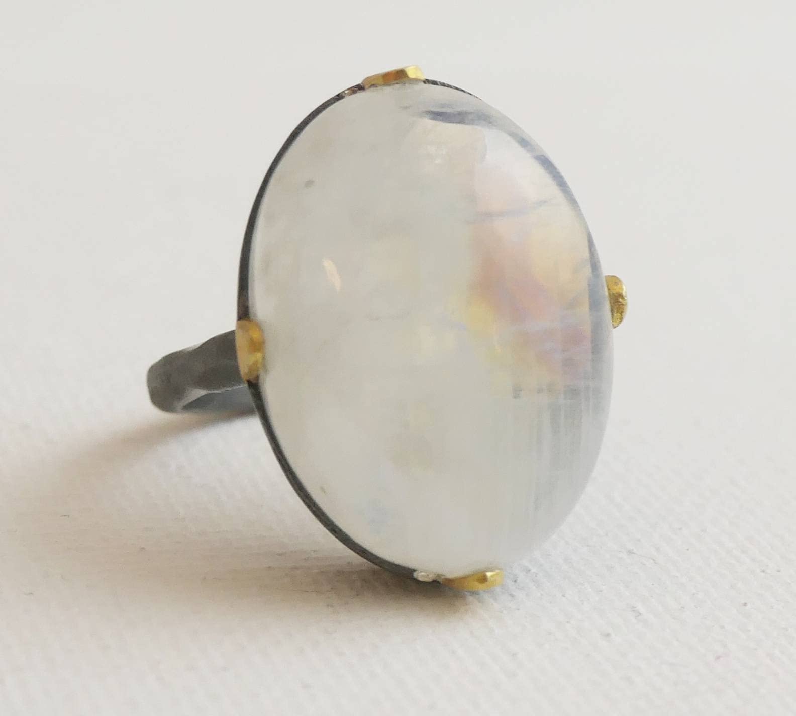 Anello da cocktail in argento sterling con metallo misto pietra di luna
