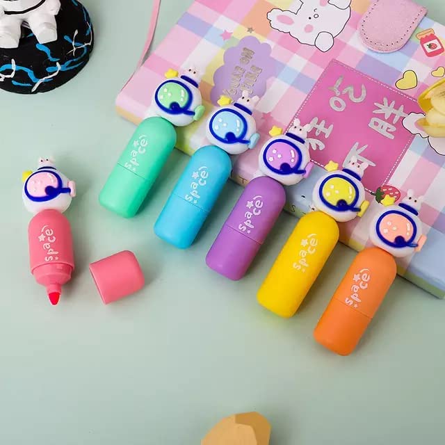 Image of YBN Pack Of 6 Space Astronaut Head Shaped Mini Neon Highlighter Marker Pens For Boys School College Students Chisel Tip Gift Set Space Party Favors, Multi-Coloured