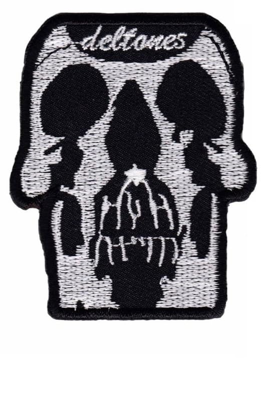 Deftones - Parche de calavera bordado para planchar
