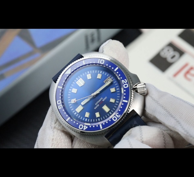 Orologio automatico Steeldive SD1970 fondo data bianco 200M