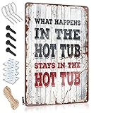 Funny Home Bar Signs What Happens in The Hot Tub Stays in The Hot Tub サイン バー アクセサリー 男性用 洞窟 男性 洞窟 装飾 (サイズ:20X30cm)