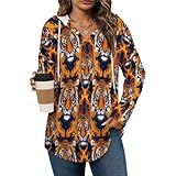 Polyvalent et tendance : le col en V combiné à une coupe décontractée imprimé tête de tigre jaune flamme crée des pulls pour femmes qui flattent la plupart des morphologies. Avec des imprimés accrocheurs, ces hauts d'automne à imprimé tête de tigre jaune pour femme sont un incontournable de la mode au début de l'automne, vous permettant de rester à la pointe du style