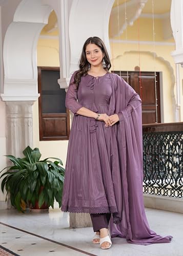 Image of Silver Tone Georgette Anarkali Lace Embellished kurta Pant With Dupatta Set