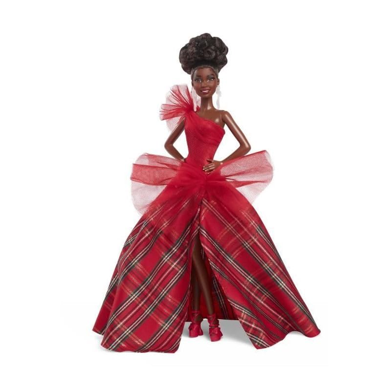 Muñeca Barbie Signature Holiday 2024 con vestido escocés miniatura 4
