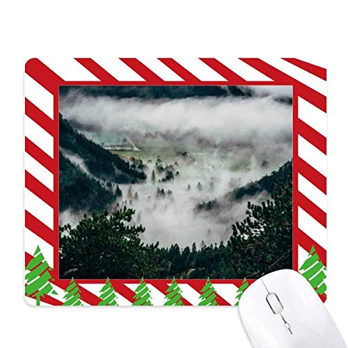 Tapis de souris canne de noël et décors nuages pour créer un bureau cosy