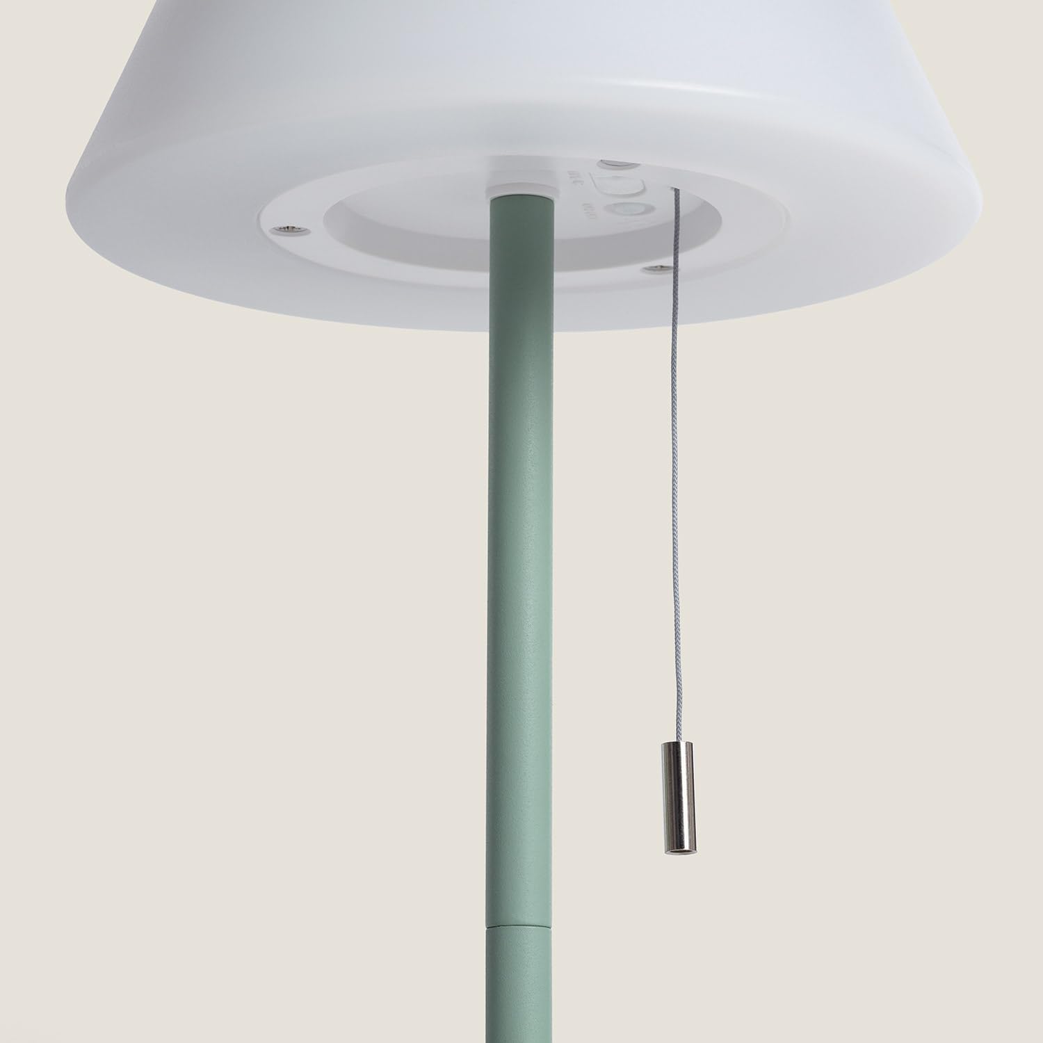 LEDKIA LIGHTING Lámpara de Mesa Solar Exterior LED 1.2W Metal Aldana Verde Celadón