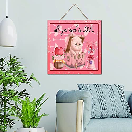 Décoration murale en bois pour un salon chaleureux au style Valentine
