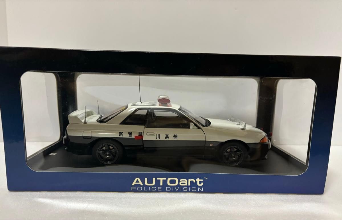 AUTOart 1/18 日産 スカイライン GT-R (R32) ポリスカー 1/18 AUTOart NISSAN SKYLINE GT-R R32 BNR32 POLICE CAR