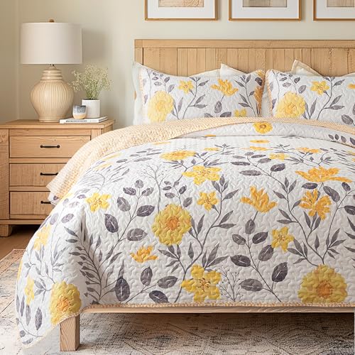 Soul & Lane May Flowers Gray and Yellow Quilt Set - King Size with 2 Shams, Summer Lightweight Floral Quilted Bedspread, Nature-Inspired Bedding with Flower and Botanical Pattern