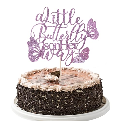 YUINYO Decoración para tartas con texto en inglés 'A Little Butterfly Is On Her Way', anuncio de embarazo, revelación de género, baby shower, bienvenida al recién nacido, decoraciones de fiesta