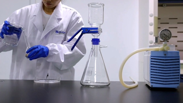 Image of Laboratory Vacuum Filtration Distillation Apparatus, Borosilicate Glass Vacuum Filtration Assembly Filter Kit with 500ML Filtering Flask and 300ML Graduated Funnel