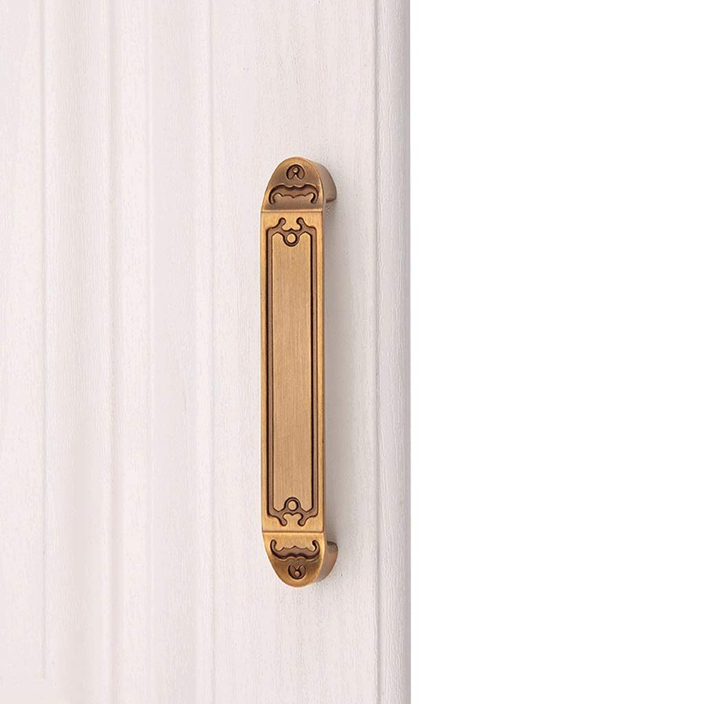 Poignée de meuble antique en zinc doré pour réparer et embellir vos placards