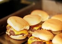 Vista 4 de Plancha Griddle-Q para la parrilla de barbacoas, Metálico