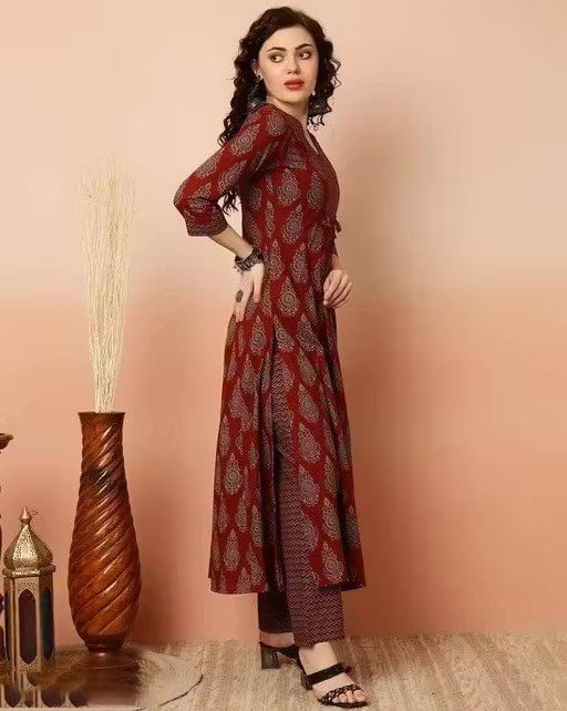 Image of Women's Slub Rayon Paisley Print Anarkali Kurta Pant with Dupatta