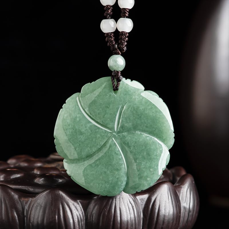 Colgante de jadeíta con peonía tallada, verde judía