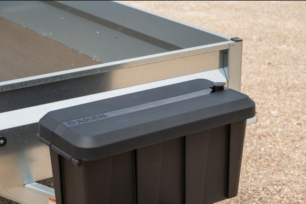 Daken Blackit - Caja de herramientas para remolque, 550 x 250 x 295 mm, plástico, color negro (con soporte universal)