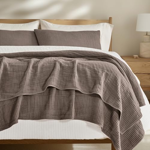 Image of EVERGRACEHOME Cotton Coverlet Set Full Queen Size 3 Pieces, Lightweight Soft Ribbed Matelasse Bedspread Quilt Set, Cozy Oversized Quilted Bedding Set with 2 Pillow Shams for All Seasons, Mocha Brown