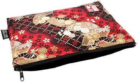 Brocade zipper pouch, lined with Nishijin brocade, size M. (Beniogizakura)