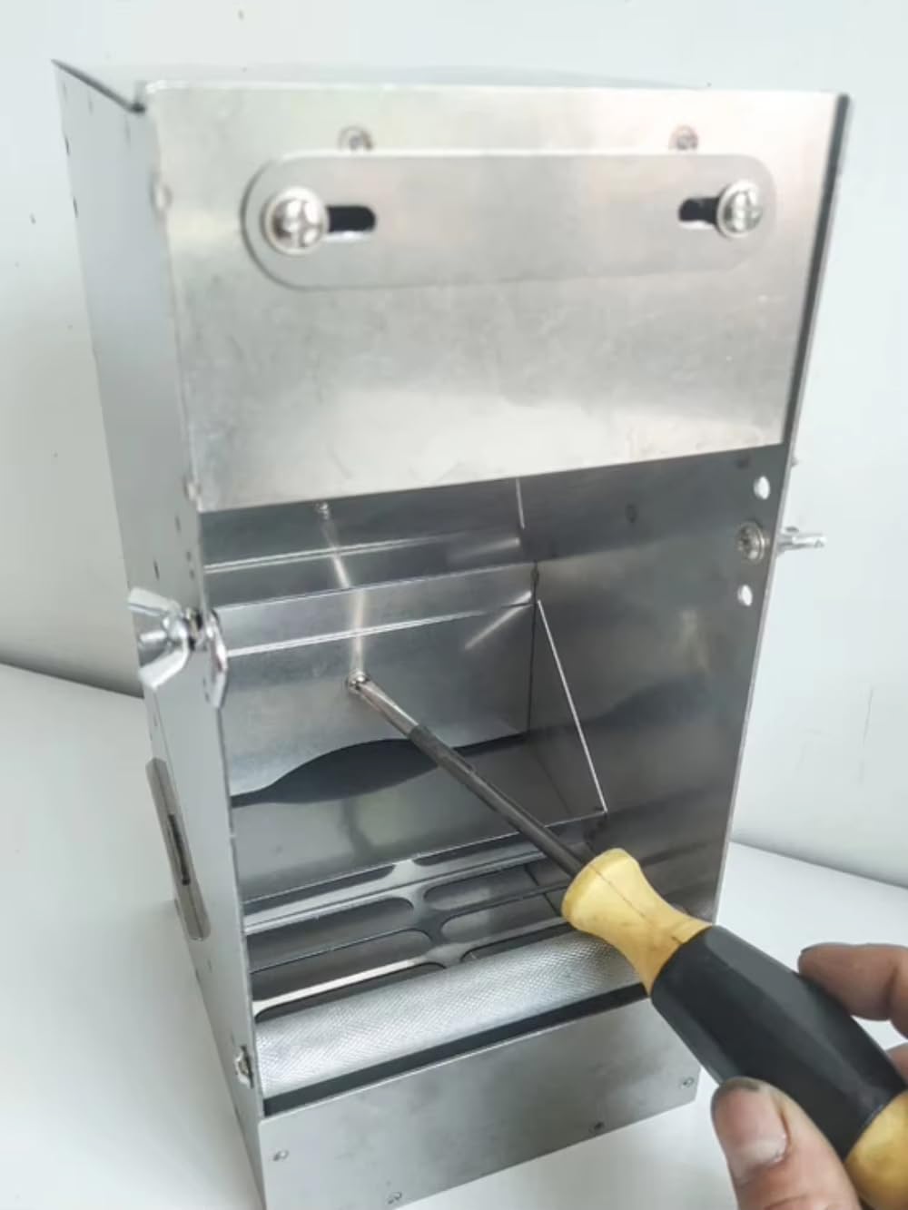 Comedero Automático de Acero Inoxidable para Loros, Antiderrame y Resistente a las Mordeduras, Ideal para Loros Grandes