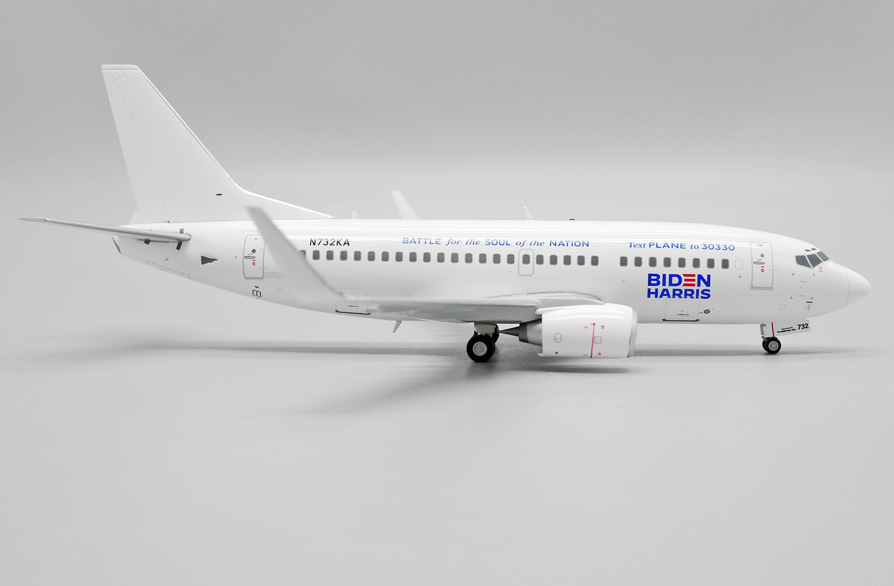 Amazon.co.jp: Jcwings Kaiser Air Boeing 737-500 N732KA 1/200
